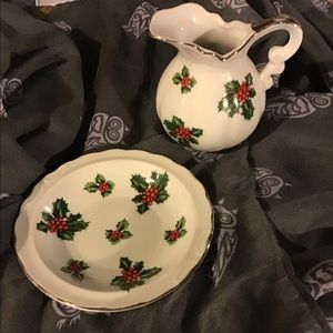 VINTAGE LEFTON CHINA CHRISTMAS HOLLY PITCHER ONLY